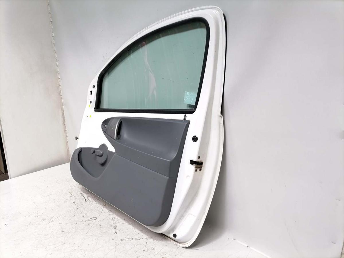 Peugeot 107 original T&uuml;r vorn rechts KWD Wei&szlig; 3-T&uuml;rer Bj.2009